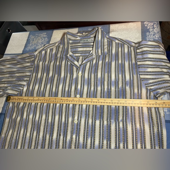 Men’s Patagonia ‘Aztec’ / Abstract Embroidered Short Sleeve Shirt - Picture 5 of 5